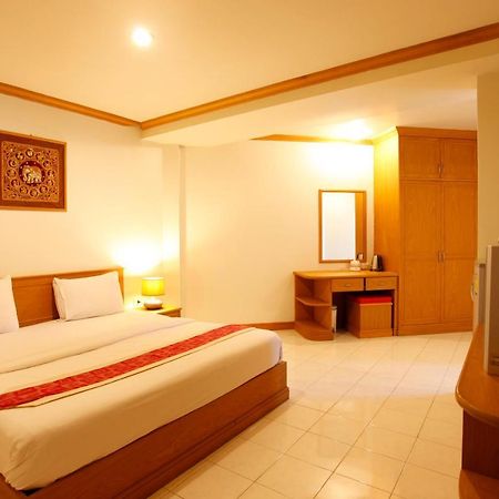 Casa Jip Guesthouse Patong Dış mekan fotoğraf