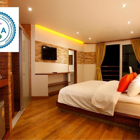 Casa Jip Guesthouse Patong Dış mekan fotoğraf