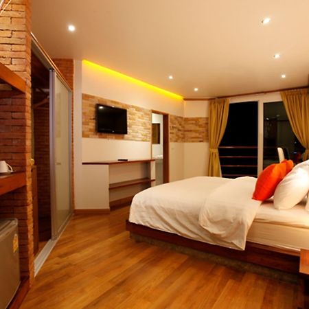 Casa Jip Guesthouse Patong Dış mekan fotoğraf