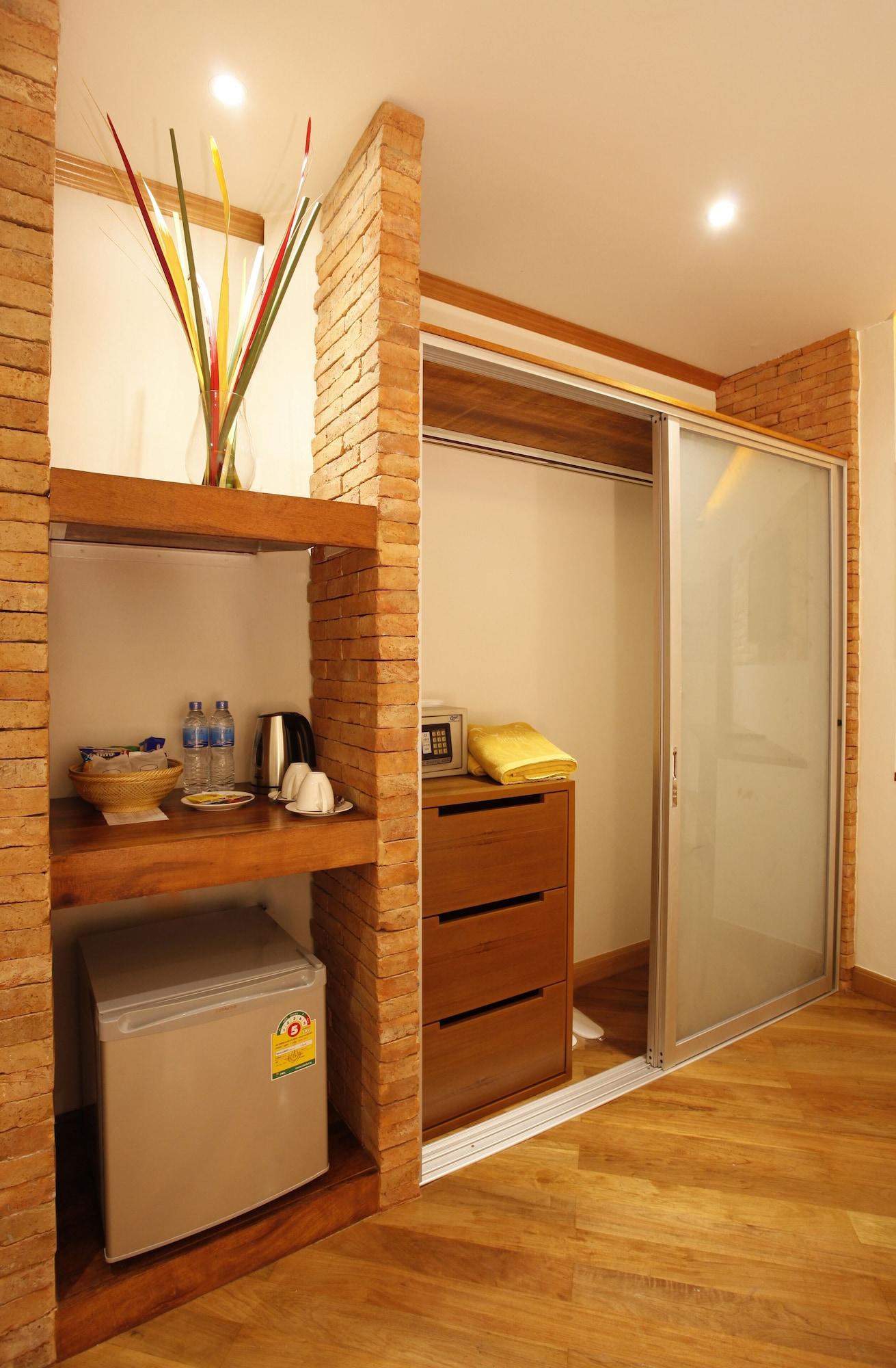 Casa Jip Guesthouse Patong Dış mekan fotoğraf