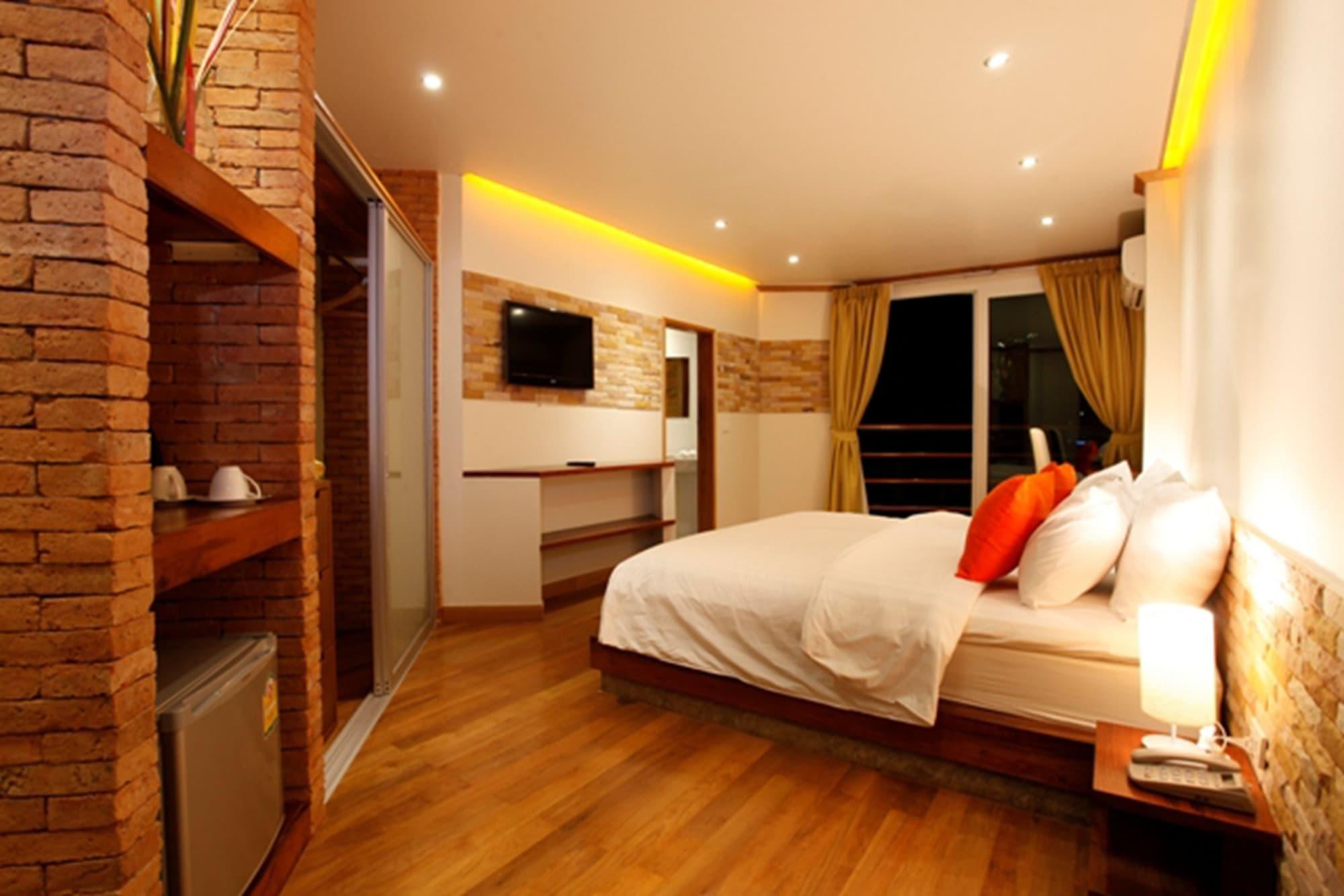 Casa Jip Guesthouse Patong Dış mekan fotoğraf