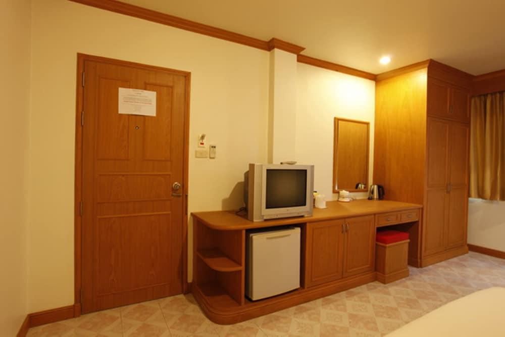 Casa Jip Guesthouse Patong Dış mekan fotoğraf