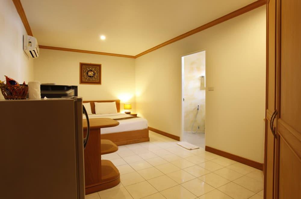 Casa Jip Guesthouse Patong Dış mekan fotoğraf