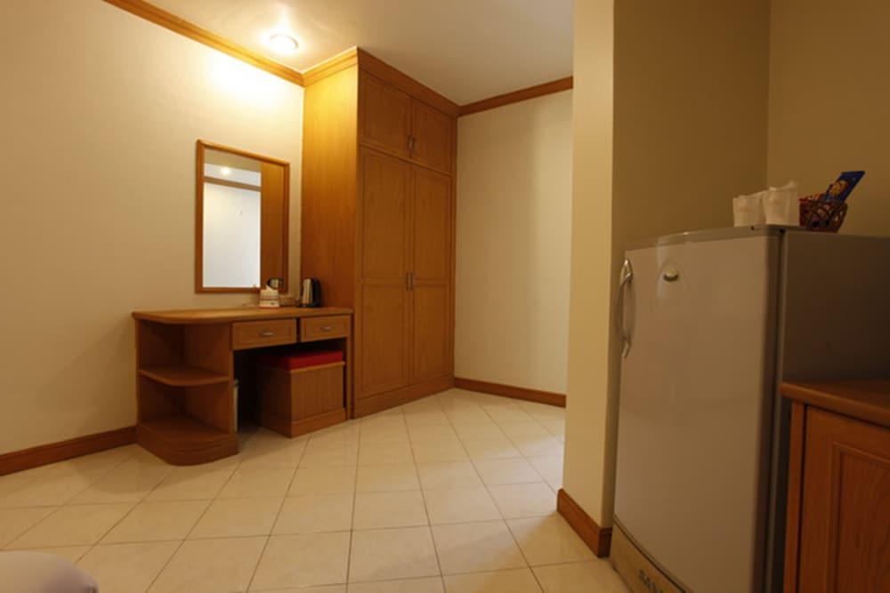 Casa Jip Guesthouse Patong Dış mekan fotoğraf