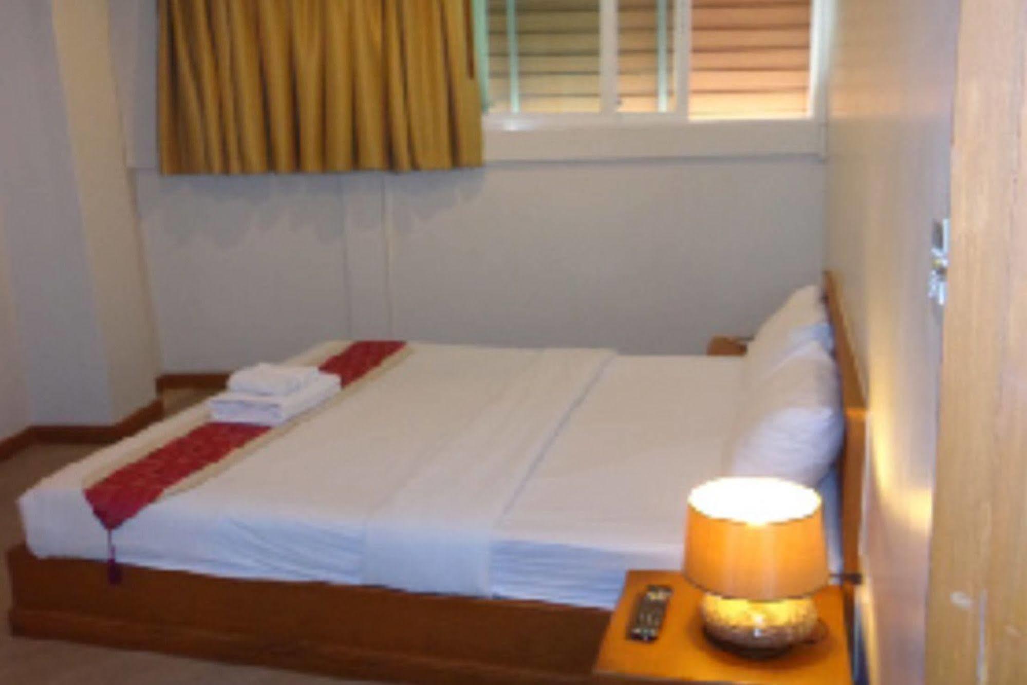Casa Jip Guesthouse Patong Dış mekan fotoğraf