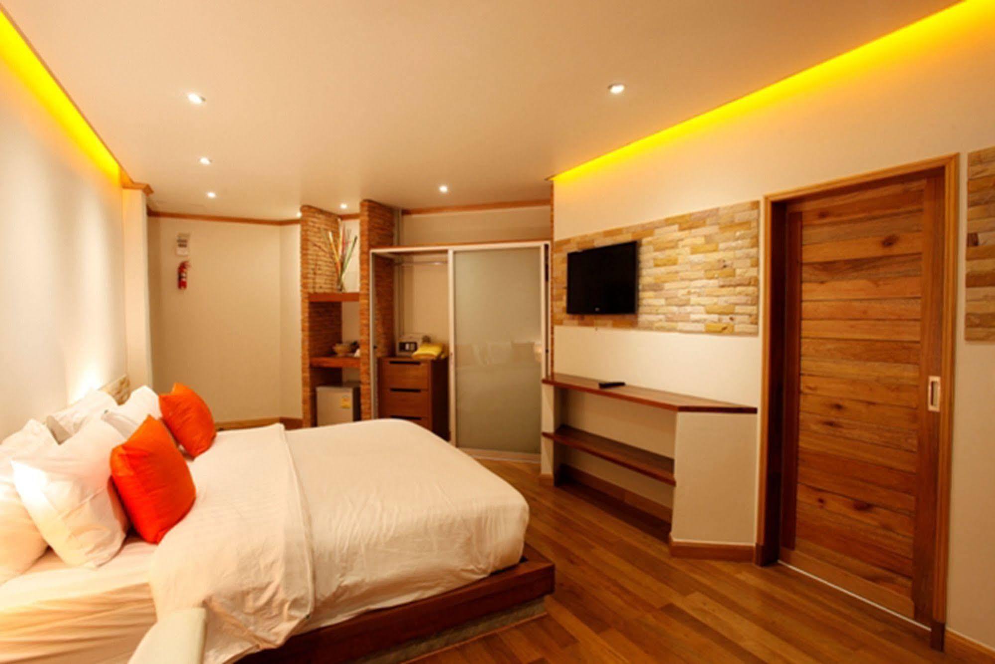 Casa Jip Guesthouse Patong Dış mekan fotoğraf